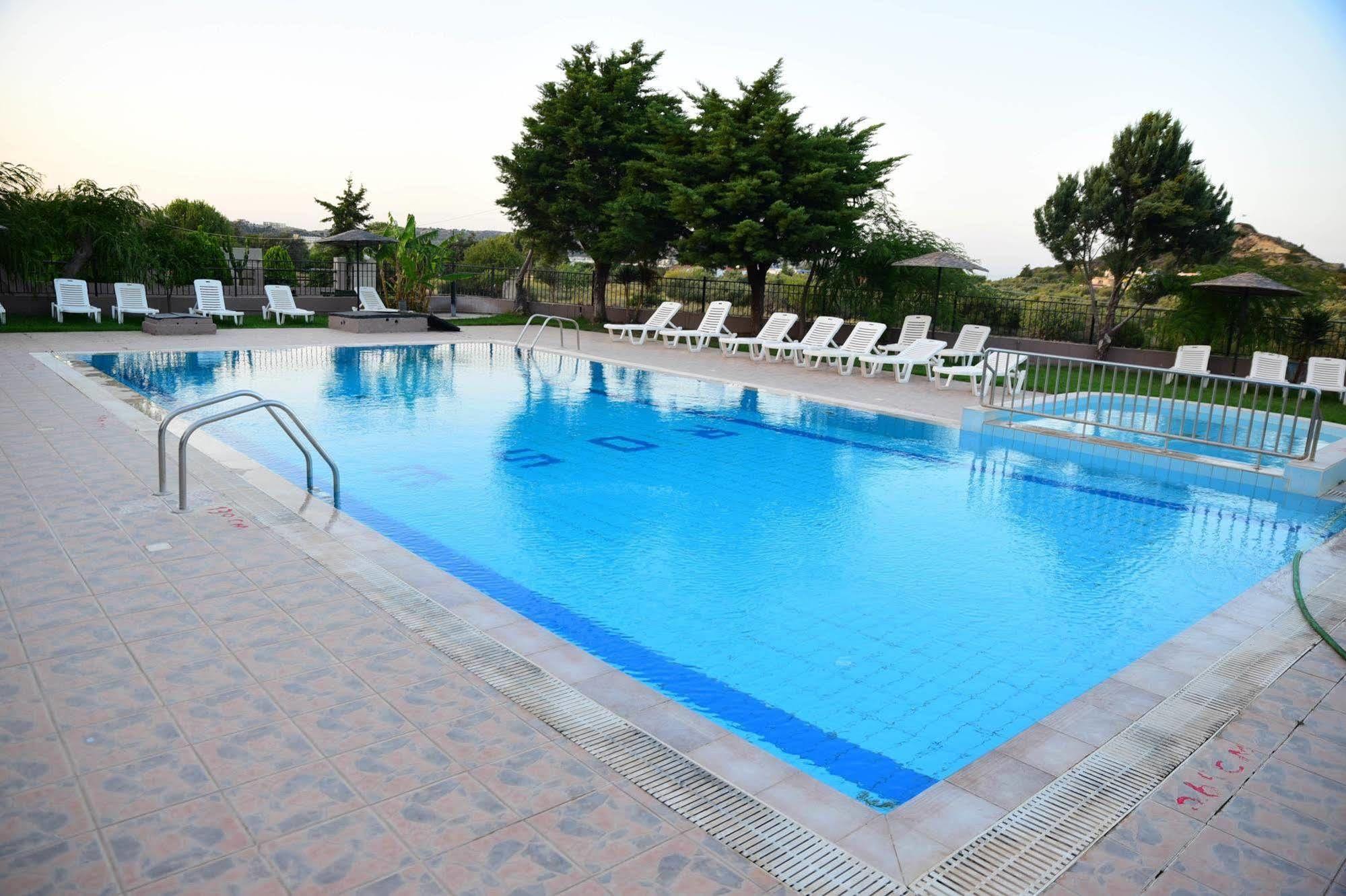 Rose Hotel Фаліракі Екстер'єр фото